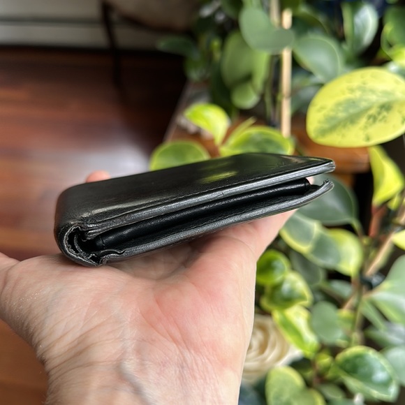 Louis Vuitton Black Leather Bifold Marco Wallet LV - Picture 9 of 9